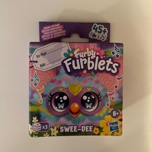 New in box Furby Furbies Swee-Dee Toy